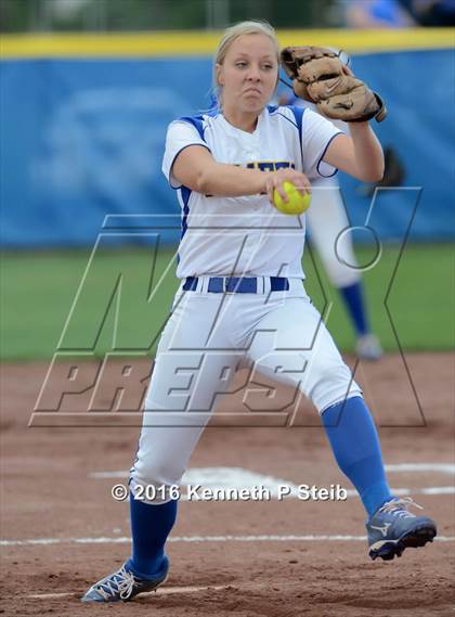 Thumbnail 1 in Delcambre @ St. Charles Catholic (LHSAA 2A 1st Round Playoffs) photogallery.