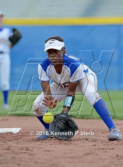 Thumbnail 2 in Delcambre @ St. Charles Catholic (LHSAA 2A 1st Round Playoffs) photogallery.