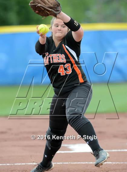 Thumbnail 2 in Delcambre @ St. Charles Catholic (LHSAA 2A 1st Round Playoffs) photogallery.