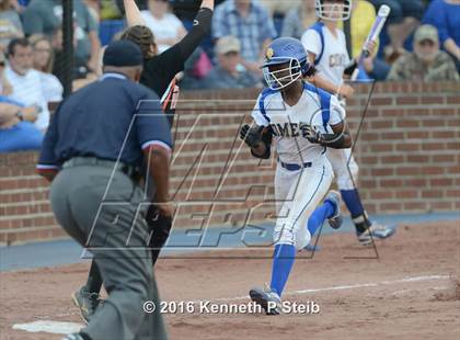 Thumbnail 3 in Delcambre @ St. Charles Catholic (LHSAA 2A 1st Round Playoffs) photogallery.