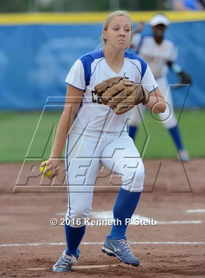 Thumbnail 3 in Delcambre @ St. Charles Catholic (LHSAA 2A 1st Round Playoffs) photogallery.