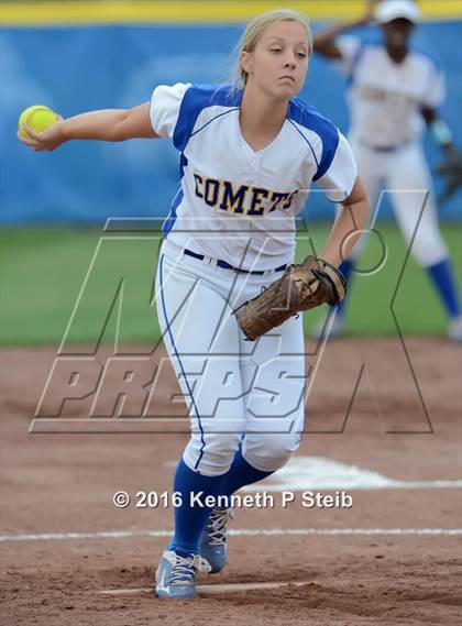 Thumbnail 2 in Delcambre @ St. Charles Catholic (LHSAA 2A 1st Round Playoffs) photogallery.