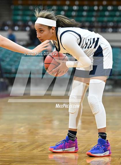 Thumbnail 3 in Valor Christian vs. Chaparral (CHSAA 5A Great 8) photogallery.