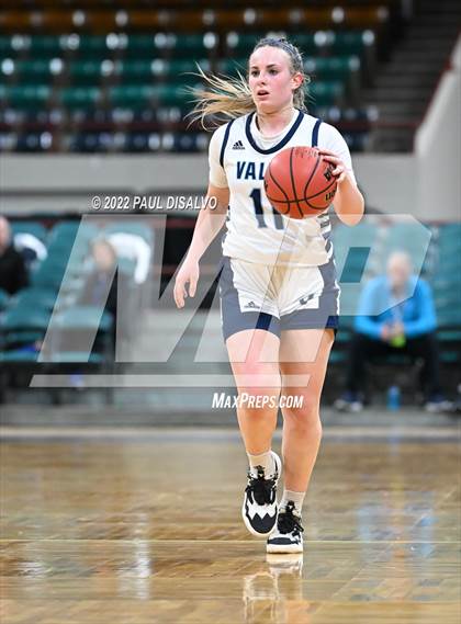 Thumbnail 3 in Valor Christian vs. Chaparral (CHSAA 5A Great 8) photogallery.