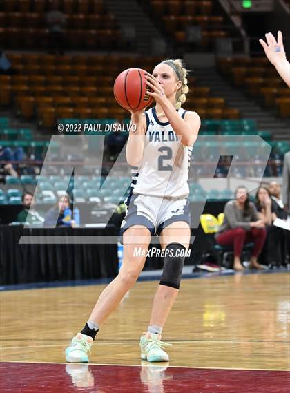 Thumbnail 2 in Valor Christian vs. Chaparral (CHSAA 5A Great 8) photogallery.