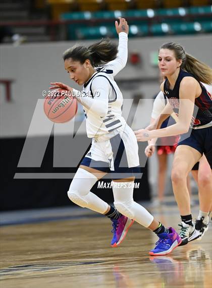 Thumbnail 2 in Valor Christian vs. Chaparral (CHSAA 5A Great 8) photogallery.