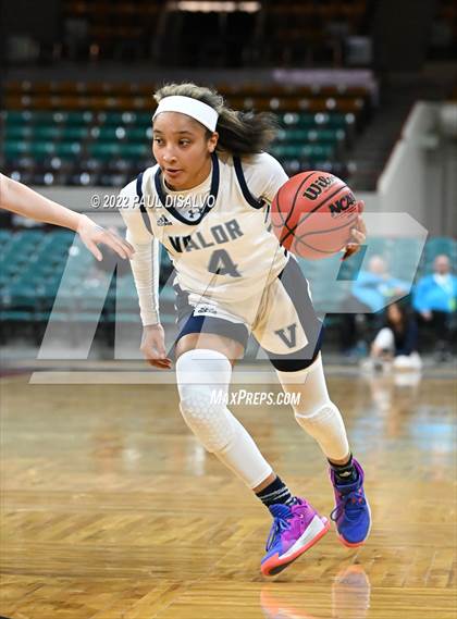 Thumbnail 3 in Valor Christian vs. Chaparral (CHSAA 5A Great 8) photogallery.