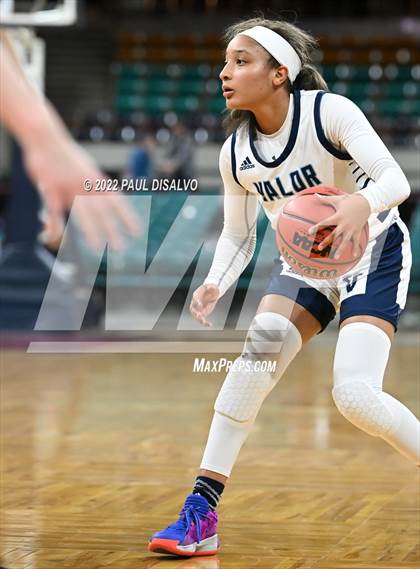 Thumbnail 3 in Valor Christian vs. Chaparral (CHSAA 5A Great 8) photogallery.
