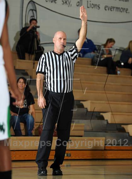 Thumbnail 3 in Dana Hills vs. Victor Valley (MaxPreps Holiday Classic) photogallery.