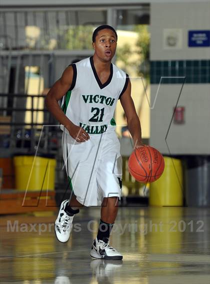 Thumbnail 1 in Dana Hills vs. Victor Valley (MaxPreps Holiday Classic) photogallery.