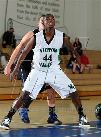 Thumbnail 3 in Dana Hills vs. Victor Valley (MaxPreps Holiday Classic) photogallery.