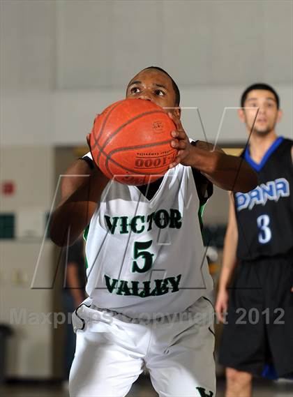 Thumbnail 3 in Dana Hills vs. Victor Valley (MaxPreps Holiday Classic) photogallery.