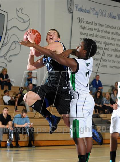 Thumbnail 3 in Dana Hills vs. Victor Valley (MaxPreps Holiday Classic) photogallery.
