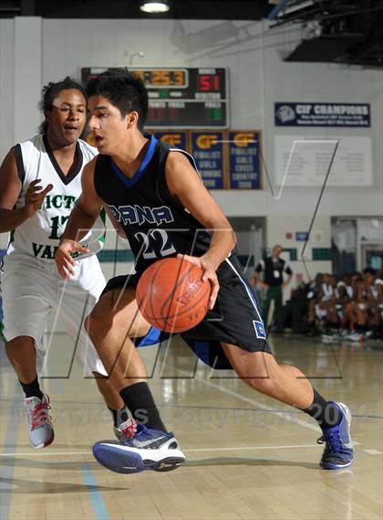 Thumbnail 2 in Dana Hills vs. Victor Valley (MaxPreps Holiday Classic) photogallery.