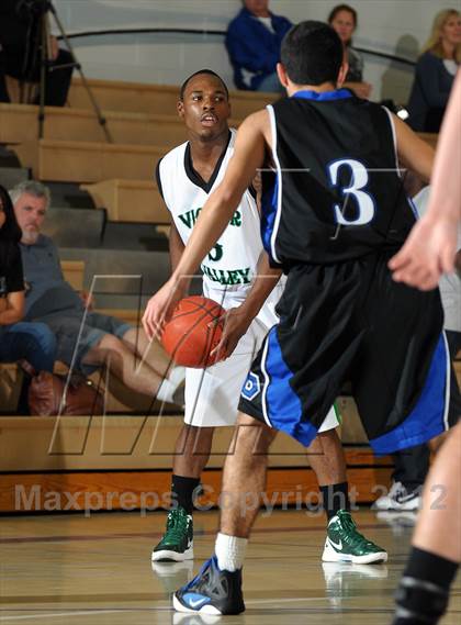 Thumbnail 1 in Dana Hills vs. Victor Valley (MaxPreps Holiday Classic) photogallery.