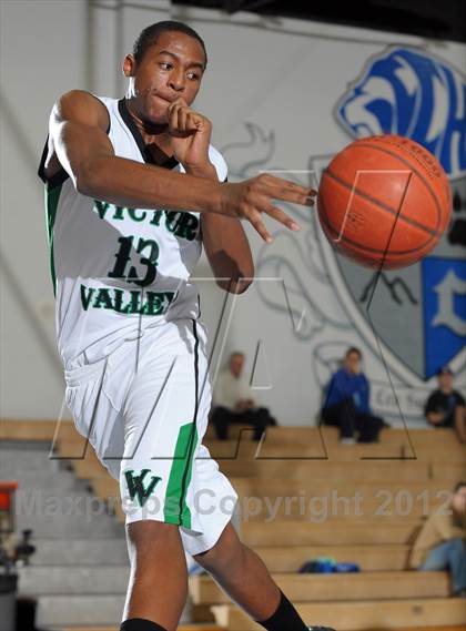 Thumbnail 3 in Dana Hills vs. Victor Valley (MaxPreps Holiday Classic) photogallery.