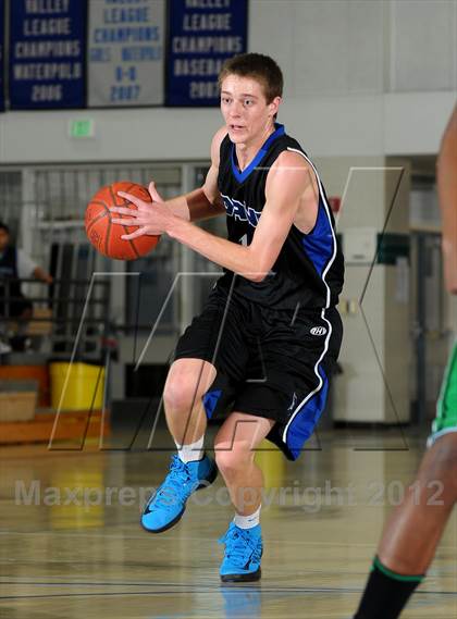 Thumbnail 3 in Dana Hills vs. Victor Valley (MaxPreps Holiday Classic) photogallery.