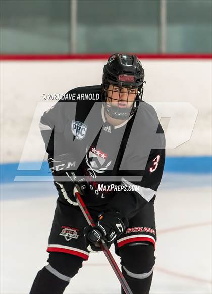 Thumbnail 1 in South Kent School vs Shattuck-St. Mary's (Prep Hockey Conference Showcase) photogallery.