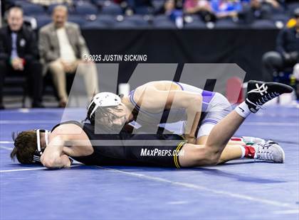 Thumbnail 1 in IHSAA Semi State (Evansville) photogallery.