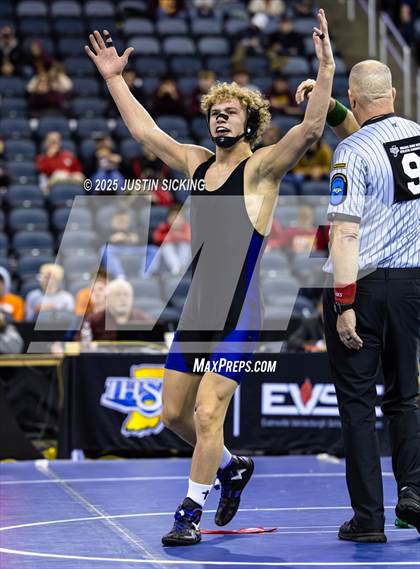 Thumbnail 2 in IHSAA Semi State (Evansville) photogallery.