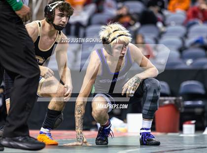 Thumbnail 1 in IHSAA Semi State (Evansville) photogallery.