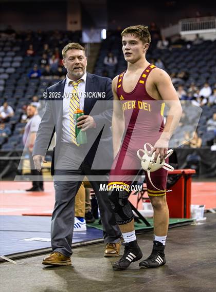 Thumbnail 1 in IHSAA Semi State (Evansville) photogallery.
