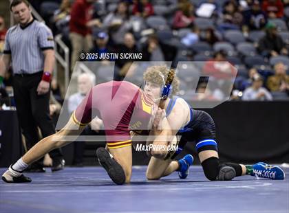 Thumbnail 3 in IHSAA Semi State (Evansville) photogallery.