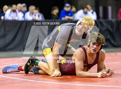 Thumbnail 2 in IHSAA Semi State (Evansville) photogallery.