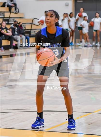 Thumbnail 2 in Priory vs. Pinole Valley (Bishop O'Dowd MLK Classic) photogallery.