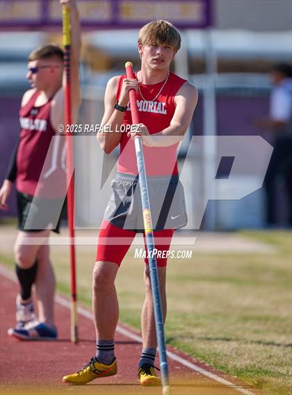 Thumbnail 1 in Jersey Village Falcon Relays (Pole Vault) photogallery.