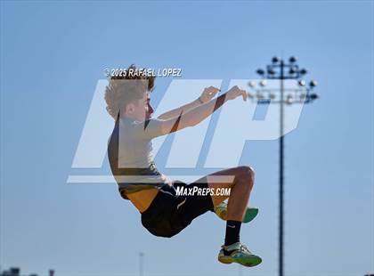 Thumbnail 3 in Jersey Village Falcon Relays (Pole Vault) photogallery.