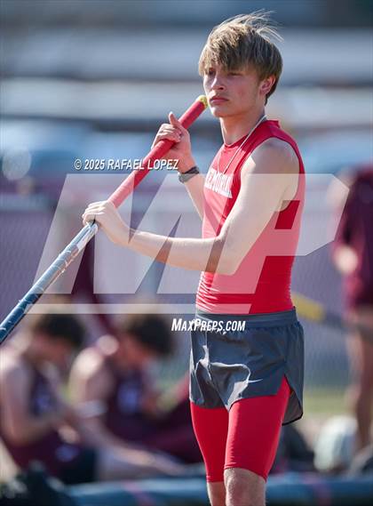 Thumbnail 1 in Jersey Village Falcon Relays (Pole Vault) photogallery.