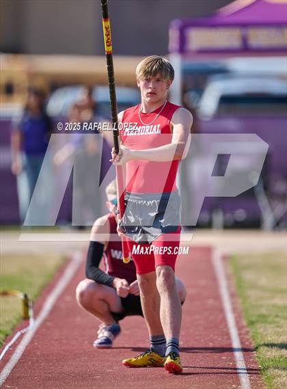 Thumbnail 2 in Jersey Village Falcon Relays (Pole Vault) photogallery.