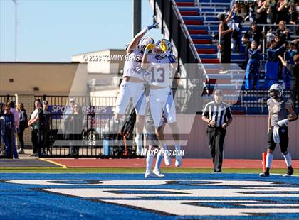 Thumbnail 3 in Brock vs. Clyde (UIL 3A D1 Region Playoff) photogallery.