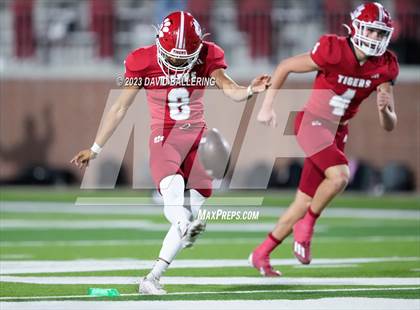 Thumbnail 2 in Gilmer vs Glen Rose (UIL 4A D2 Semifinal Playoff) photogallery.