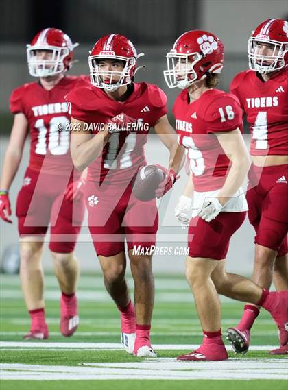 Thumbnail 3 in Gilmer vs Glen Rose (UIL 4A D2 Semifinal Playoff) photogallery.
