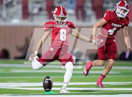 Thumbnail 2 in Gilmer vs Glen Rose (UIL 4A D2 Semifinal Playoff) photogallery.