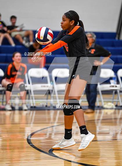 Thumbnail 3 in Caldwell vs Smithville photogallery.