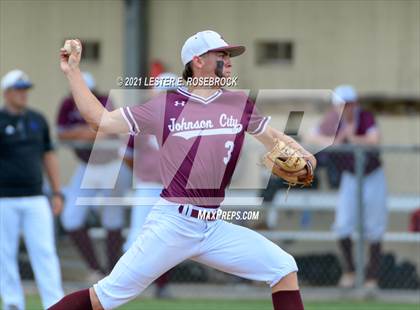 Thumbnail 1 in Falls City vs. Johnson City (UIL 2A Bi-District Playoffs) photogallery.
