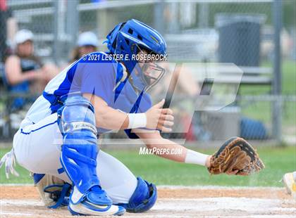 Thumbnail 3 in Falls City vs. Johnson City (UIL 2A Bi-District Playoffs) photogallery.
