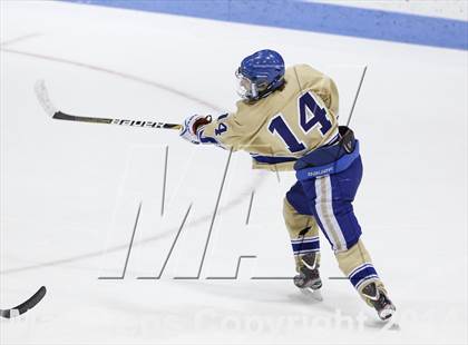 Thumbnail 1 in Newtown vs. E.O. Smith/Tolland (CIAC Division III Final) photogallery.