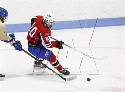 Thumbnail 3 in Newtown vs. E.O. Smith/Tolland (CIAC Division III Final) photogallery.