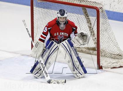 Thumbnail 2 in Newtown vs. E.O. Smith/Tolland (CIAC Division III Final) photogallery.