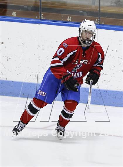 Thumbnail 3 in Newtown vs. E.O. Smith/Tolland (CIAC Division III Final) photogallery.