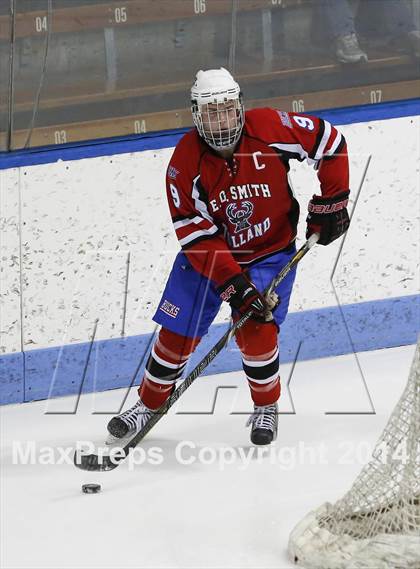 Thumbnail 3 in Newtown vs. E.O. Smith/Tolland (CIAC Division III Final) photogallery.