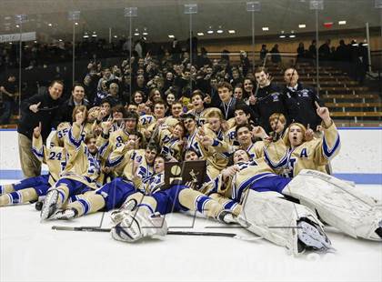 Thumbnail 2 in Newtown vs. E.O. Smith/Tolland (CIAC Division III Final) photogallery.