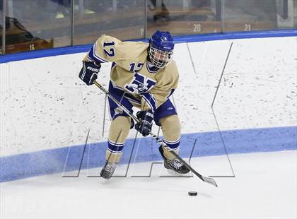 Thumbnail 3 in Newtown vs. E.O. Smith/Tolland (CIAC Division III Final) photogallery.