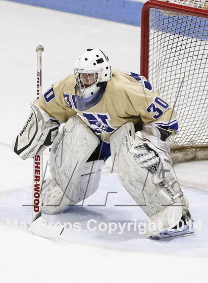 Thumbnail 2 in Newtown vs. E.O. Smith/Tolland (CIAC Division III Final) photogallery.
