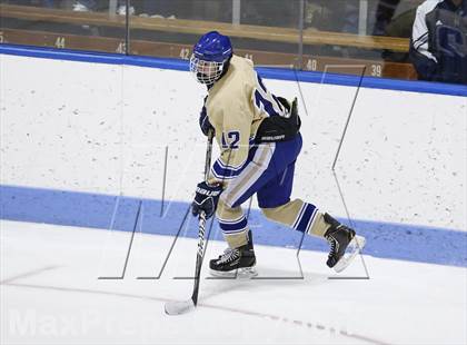 Thumbnail 3 in Newtown vs. E.O. Smith/Tolland (CIAC Division III Final) photogallery.