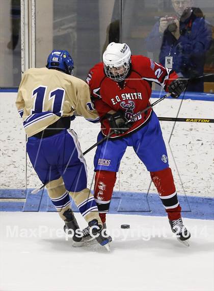 Thumbnail 3 in Newtown vs. E.O. Smith/Tolland (CIAC Division III Final) photogallery.